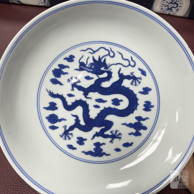 清乾隆 青花云龙纹盘一对 - 图21